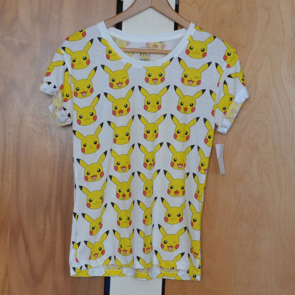 NWT Pokemon Pikachu Face Tee - Picture 1 of 5